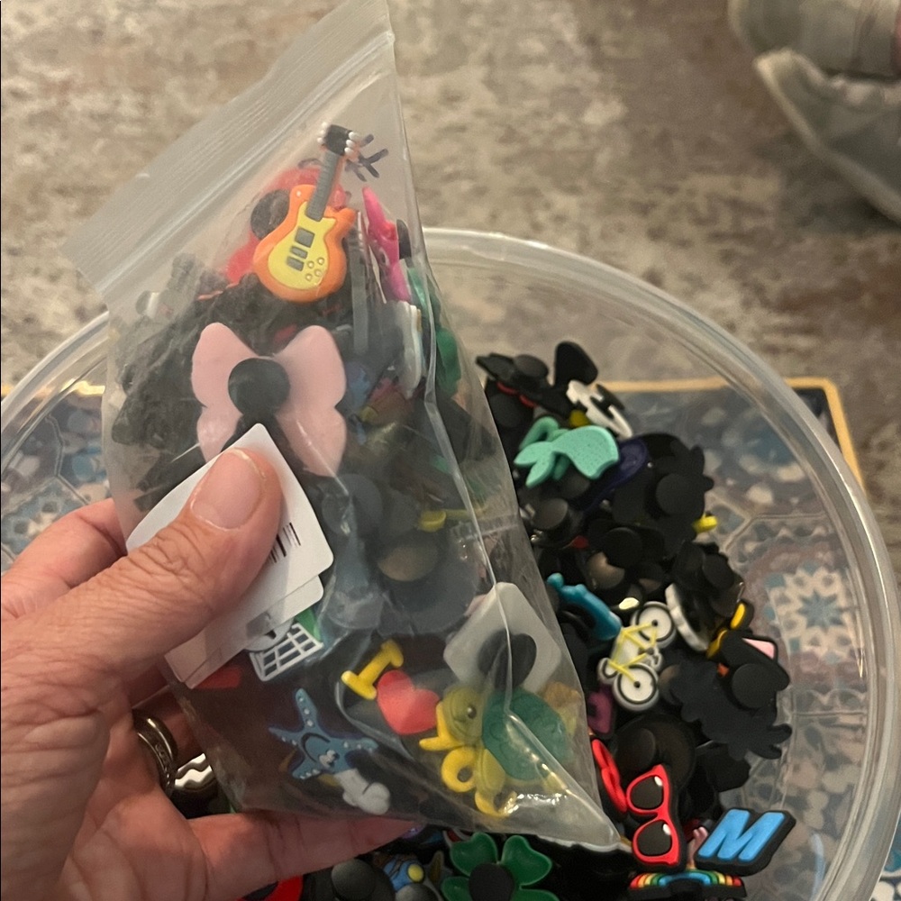 NWT JIBBITZ Mystery Bundle of 100 - Picture 2 of 4